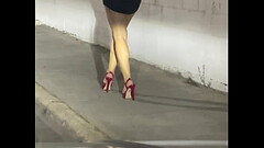 Sexy Esposa en Tacones Rojos Thumb